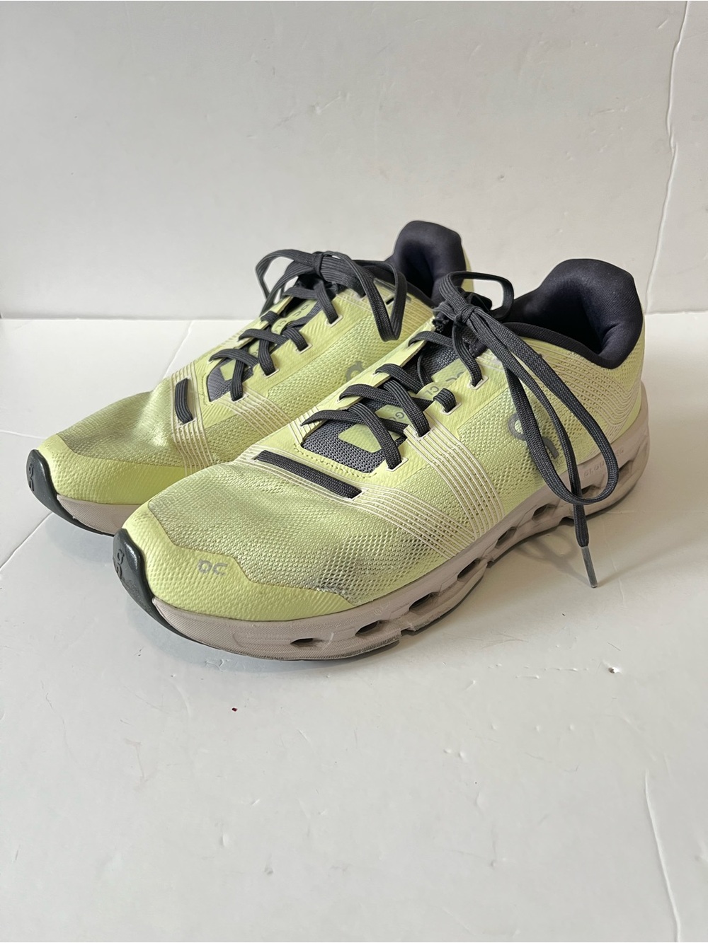 On Running Cloudgo Lightweight Cushioned Athletic Running Shoes women size 8.5